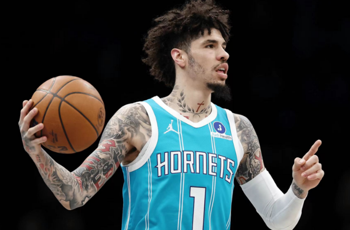 世界杯官方平台下载-惨败黄蜂18分，湖人5战4负排西部第5，东契奇空砍39分，老詹29+9