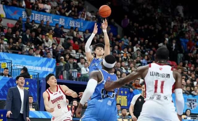 世界杯app下载-CBA｜曾凡博腰部旧伤复发 归期待定