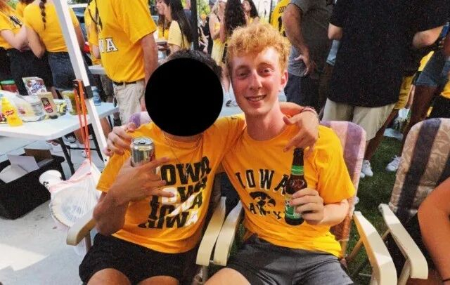 世界杯直播入口合集-键盘侠匿名网暴6岁小女孩?母亲直接顺网线揪他出来!这货竟才20岁,还是儿童保育员??|艾米莉|奥迪|卡姆登|德怀特·霍华德|推特_新浪新闻