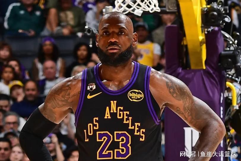 世界杯app下载-NBA最新排名出炉!湖人两队锁定季后赛,火箭能争第5,骑士送温暖