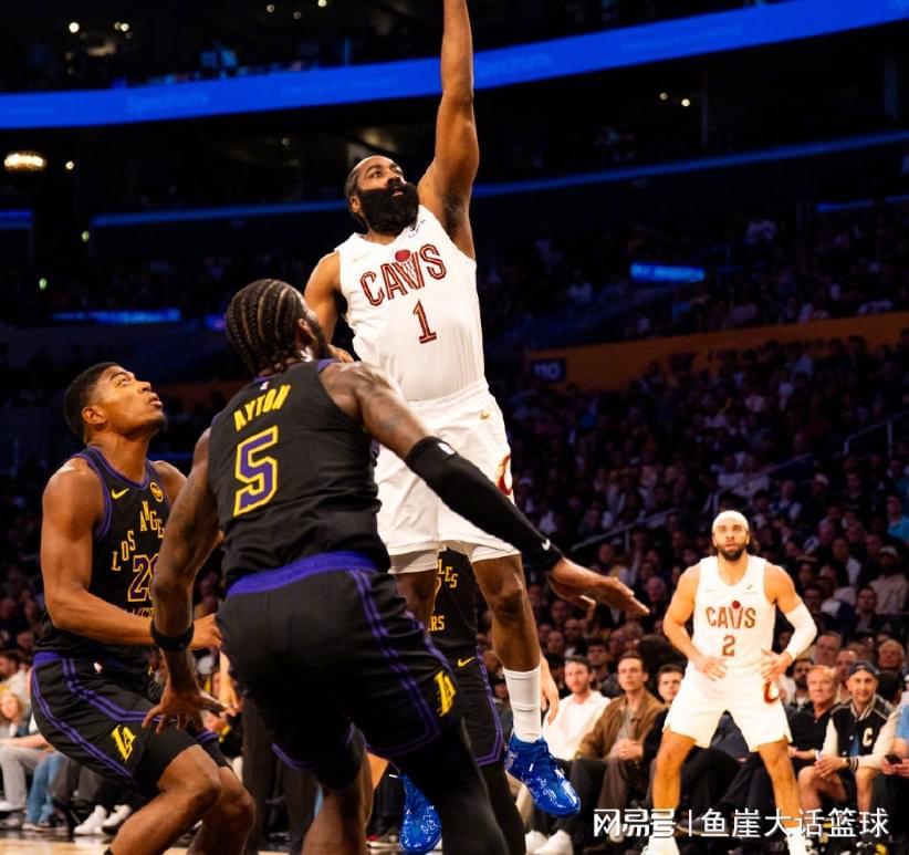 世界杯app下载-NBA最新排名出炉!湖人两队锁定季后赛,火箭能争第5,骑士送温暖