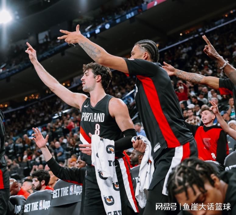 世界杯app下载-NBA最新排名出炉!湖人两队锁定季后赛,火箭能争第5,骑士送温暖